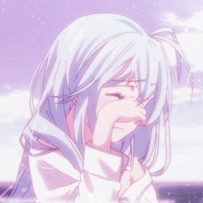 女表演者艺术展上半裸倒挂当钟锤